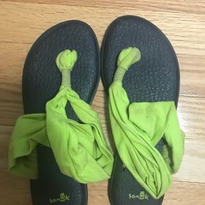 Sanuk Size 8